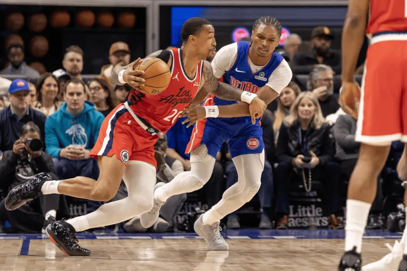 亚博体育官网-船记:约翰-科林斯不随队出征两连客,将至少再缺席3场比赛