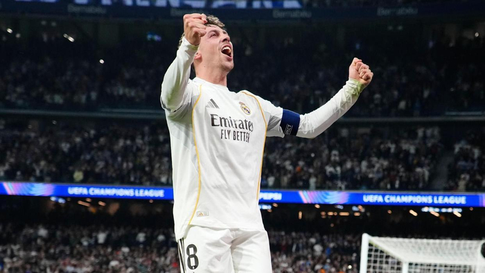 亚博体育-“地球上最被低估的球员”完成史诗之夜!22分钟帽子戏法打爆曼城|巴尔韦德|皇马|阿韦洛亚|阿诺德|卡洛斯-巴尔韦德_新浪体育_新浪新闻