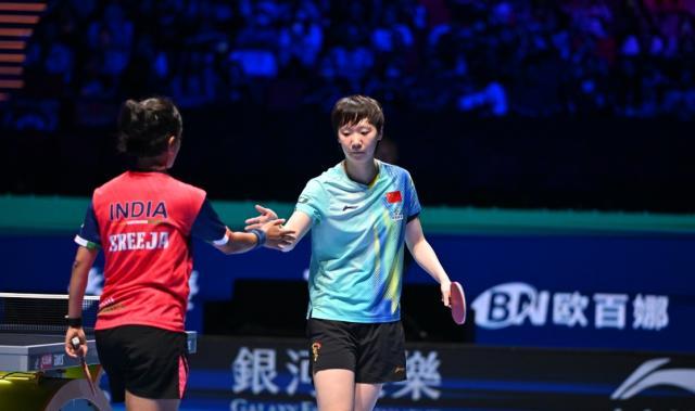 亚博体育-王曼昱3比0阿库拉 国乒六女将均进澳门世界杯16强